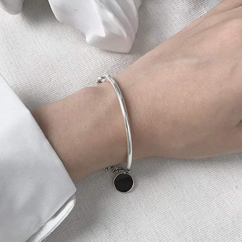 ANENJERY Hip Hop Love Heart-Shaped Bracelet for Women Round Black Disc Bangles Gothic Streetwear Trend Cool Accessories Jewelry